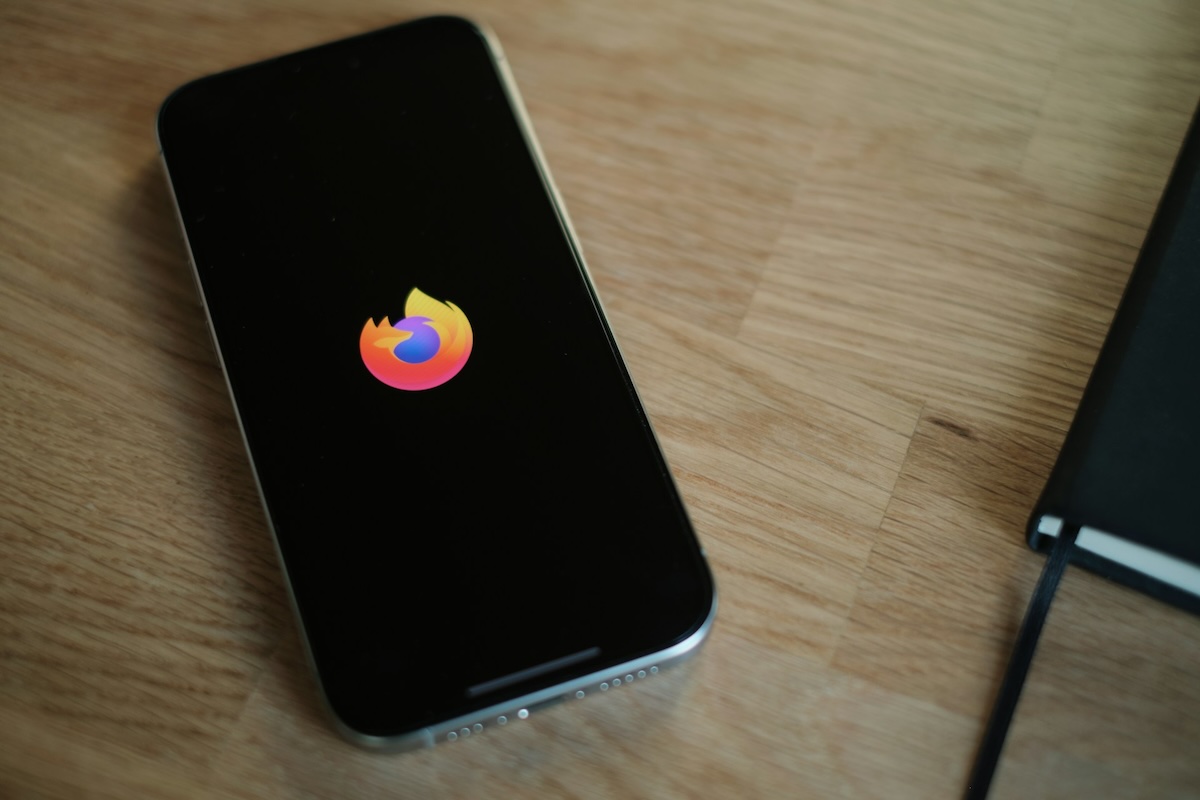 Mozilla y Waterfox en desacuerdo sobre la integración de la inteligencia artificial